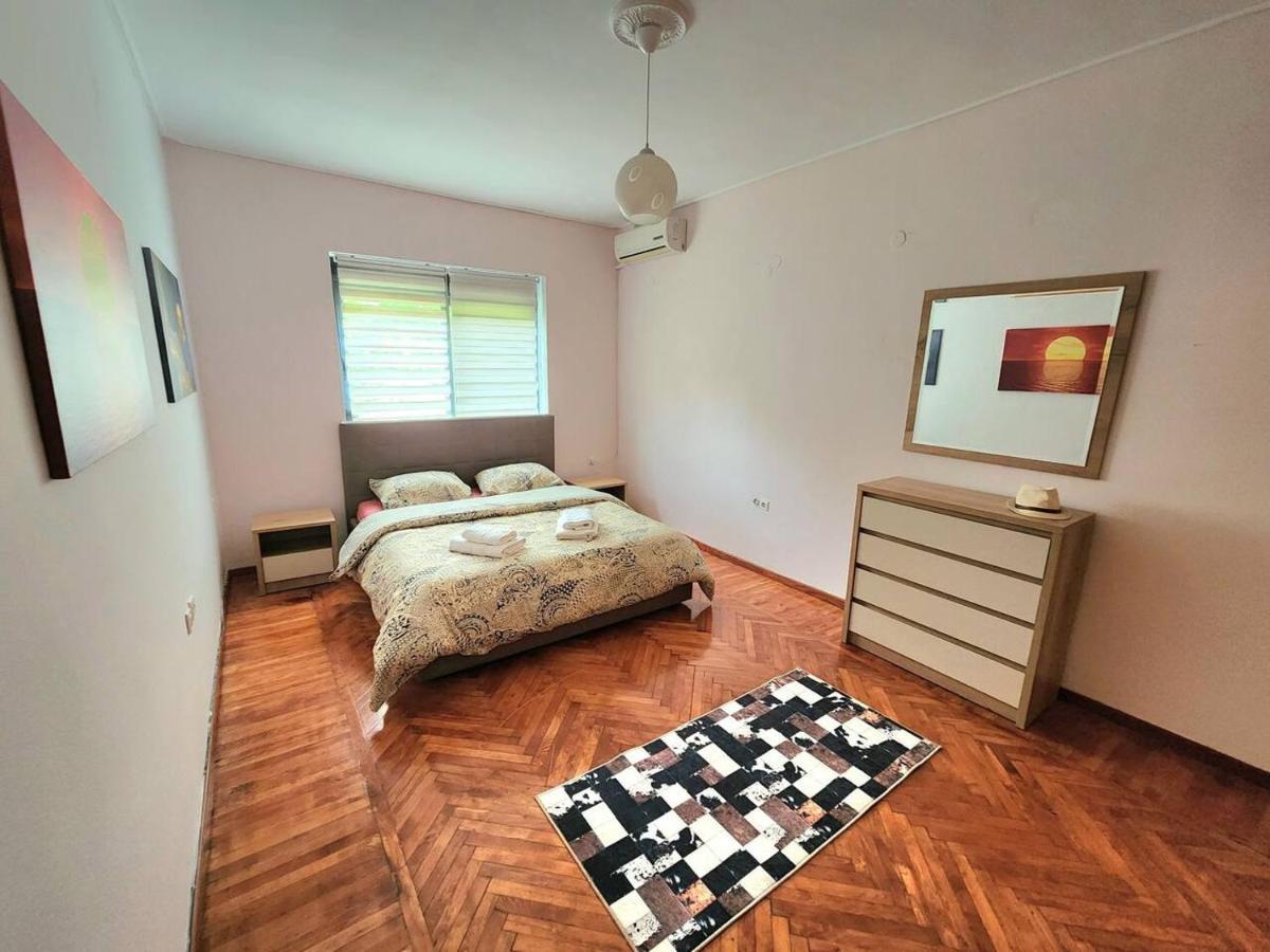 Turqoise Flat In City Center With 24H Self Check In Tiranë Eksteriør bilde