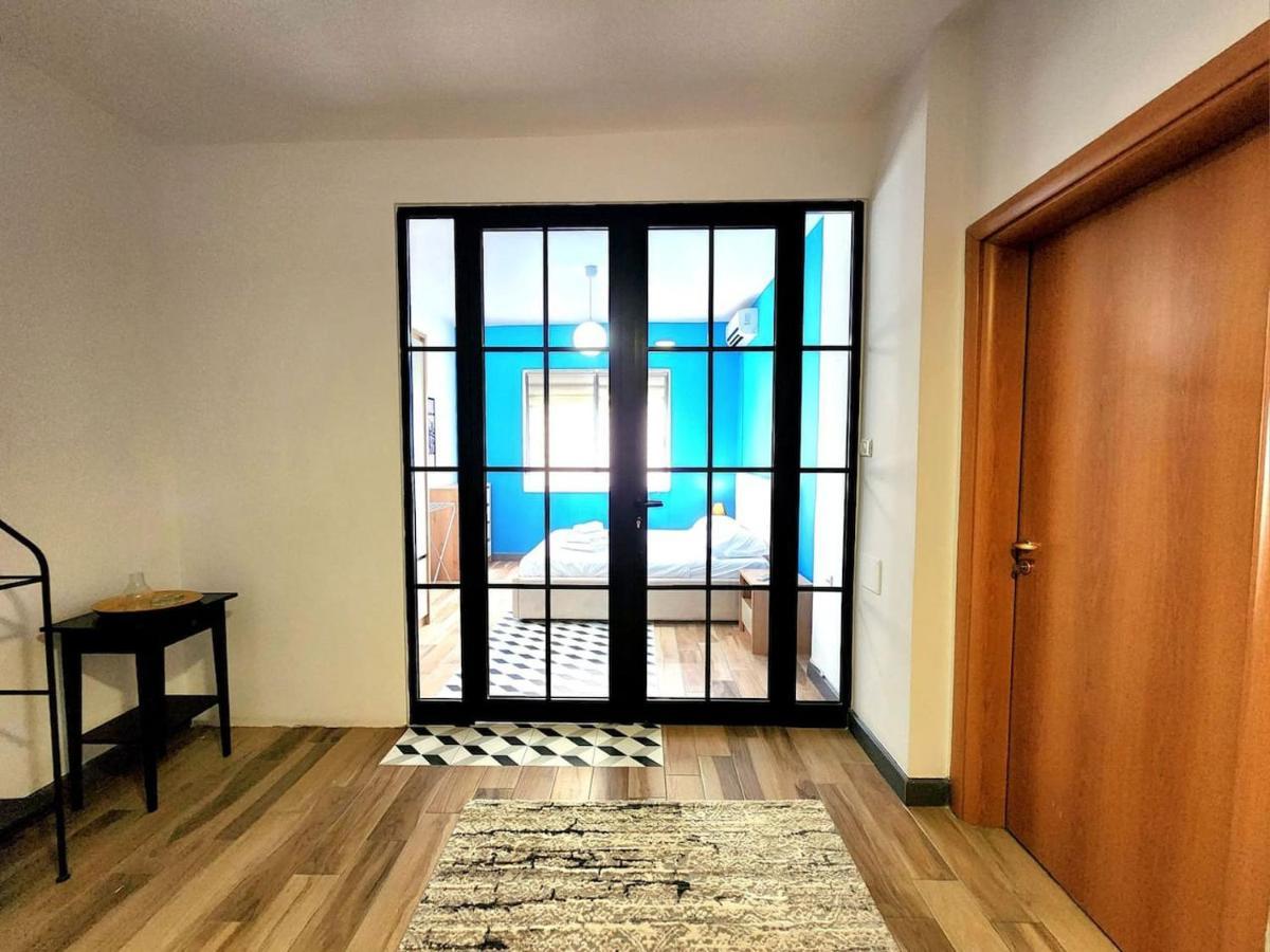 Turqoise Flat In City Center With 24H Self Check In Tiranë Eksteriør bilde